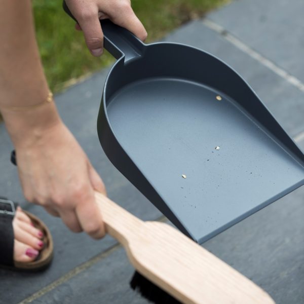 BIG HUG BROOM & DUSTPAN SET - Image 5