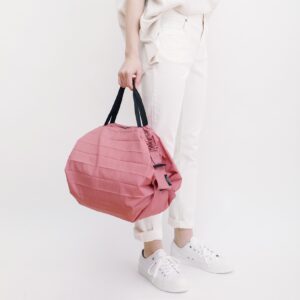 shupatto-compact-bag-m-peach-momo-model-model