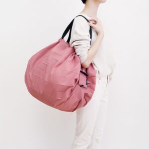 shupatto-compact-foldable-shopping-bag-size-l-peach-momo-model-detail