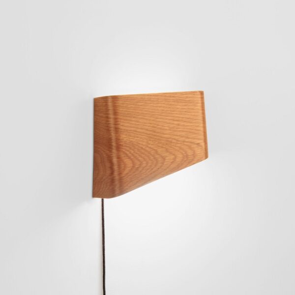 meta-design-slices-white-oak-led-wall-reading-lamp-2