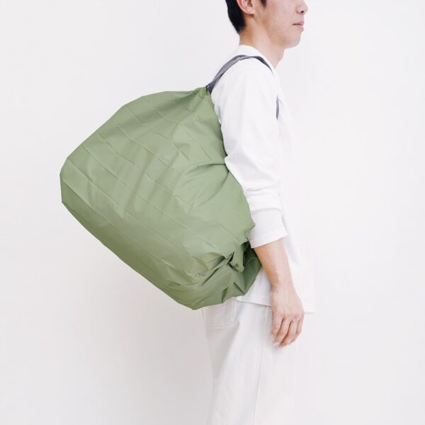 shupatto-compact-foldable-shopping-bag-size-l-forest-mori-model-detail
