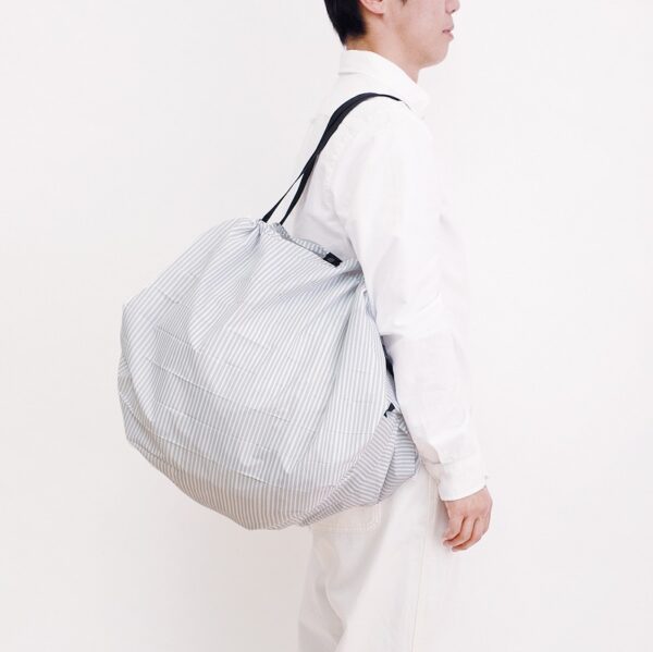shupatto-compact-foldable-shopping-bag-size-l-stripes-sen-model-detail