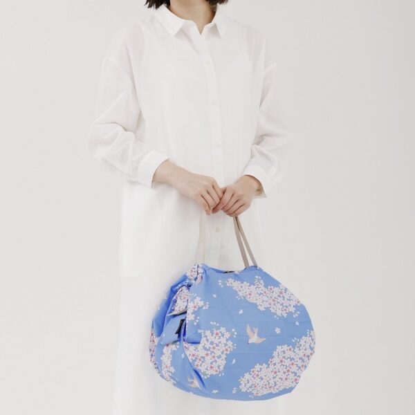 Shupatto compact foldable shopping bag M - Hana Ni Tori - Image 3