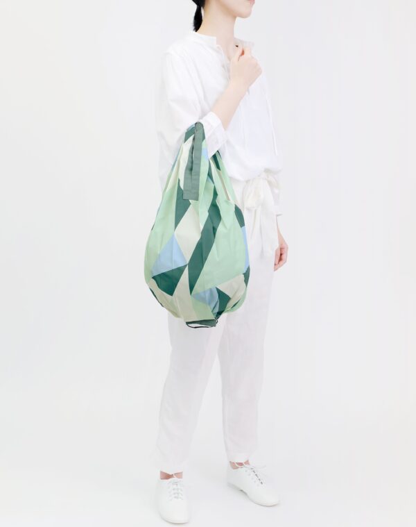 shupatto-compact-foldable-shopping-bag-drop-m-sea-glass-model
