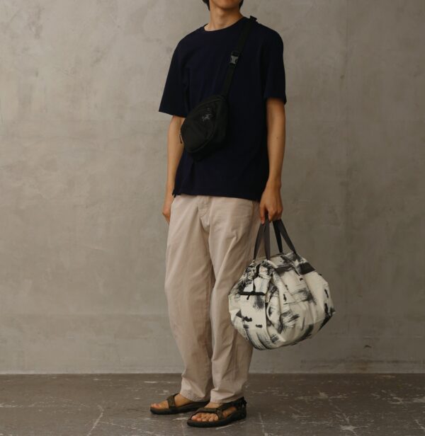 shupatto-insulated-bag-20L-S503HW-bag-with-model